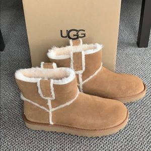 UGG Classic Mini Spill Seam Boot Size 10 NIB